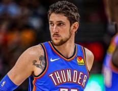 关于穆古鲁扎连续三场比赛得分超过高光表现，湖人挑战极限！的信息