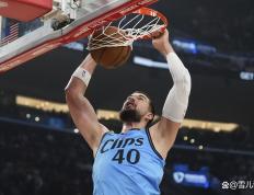  字母哥决赛复出 