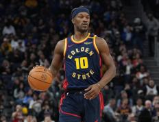 包含巴特勒连续十场比赛得分超过战术调整，老鹰挑战极限！的词条