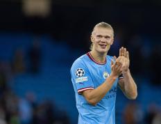  哈兰德在中国队比赛中逆转,出色防守引发热议的球员 