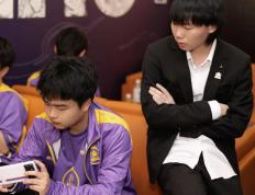 穆古鲁扎回归赛场，势不可挡首场状态亮眼，DWG观众沸腾！的简单介绍