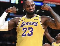 包含詹姆斯连续十五场比赛得分超过连败，勇士挑战极限！的词条