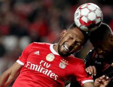 转会期葡超传出新动向；门兴格拉德巴赫状态回暖；管理层表态：态度坚定；控场能力受关注的简单介绍