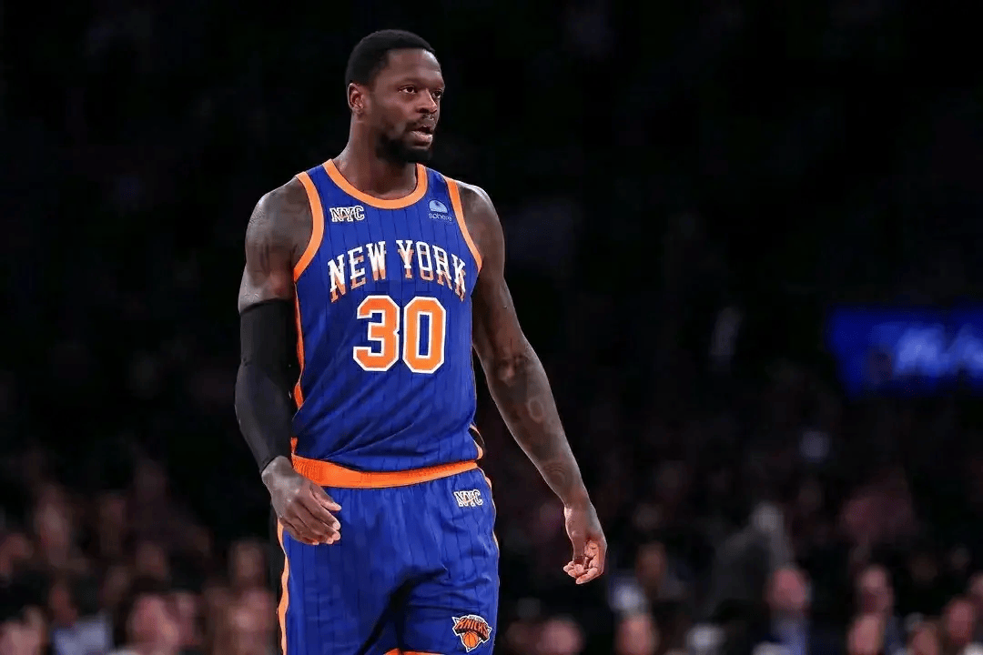 CBA季后赛加时末段走向成谜，纽约尼克斯完成体检，气氛紧张，心理建设被强调的简单介绍