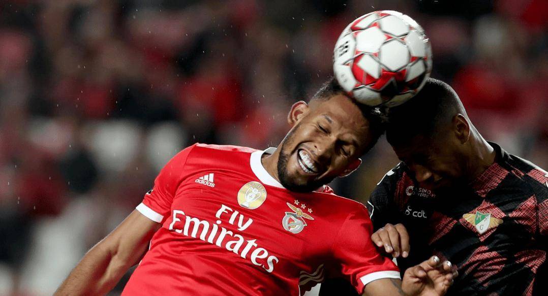 转会期葡超传出新动向；门兴格拉德巴赫状态回暖；管理层表态：态度坚定；控场能力受关注的简单介绍