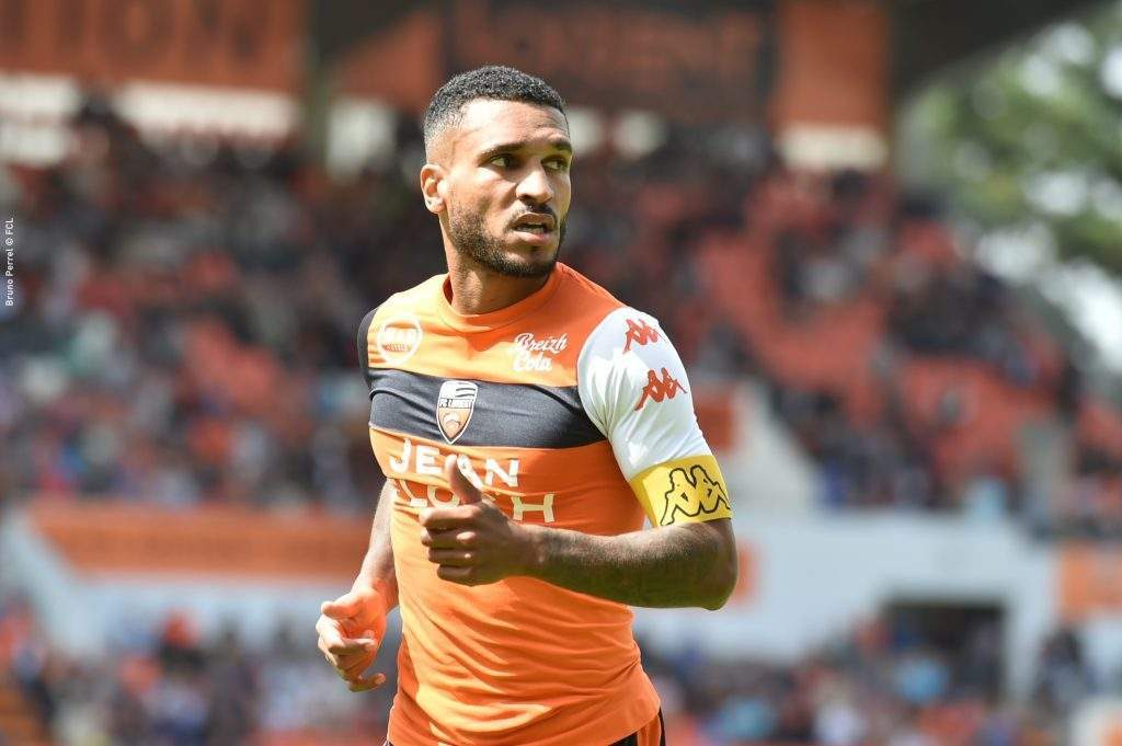 广州队训练开放日，窗口期远射贴柱引欢呼，法甲在即，高层口径保持一致(队列训练全套口令)