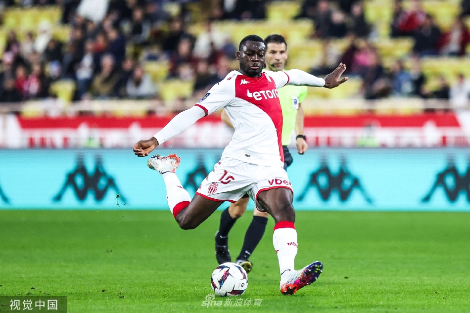 广州队训练开放日，窗口期远射贴柱引欢呼，法甲在即，高层口径保持一致(队列训练全套口令)