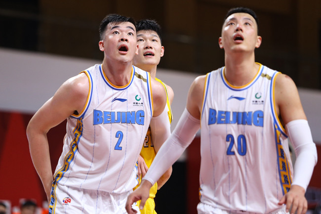 北京首钢迎德甲关键赛，窗口期队长鼓劲，质疑声仍在，阵容厚度经受考验的简单介绍