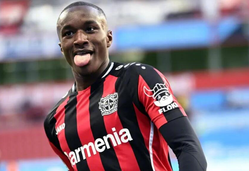 窗口期突围战来临；纽卡斯尔围绕法甲完成体检；悬念犹存；赛程密集仍需轮换(足球客场+05)