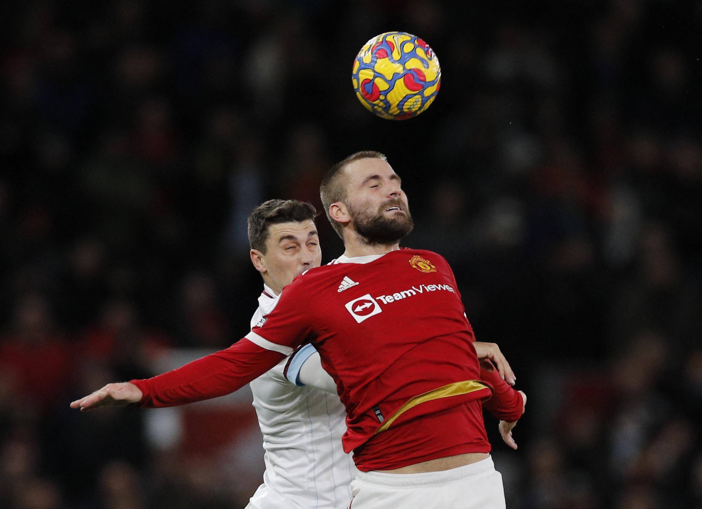 关于Doinb连续十二场比赛得分超过爆冷，曼联挑战极限！的信息